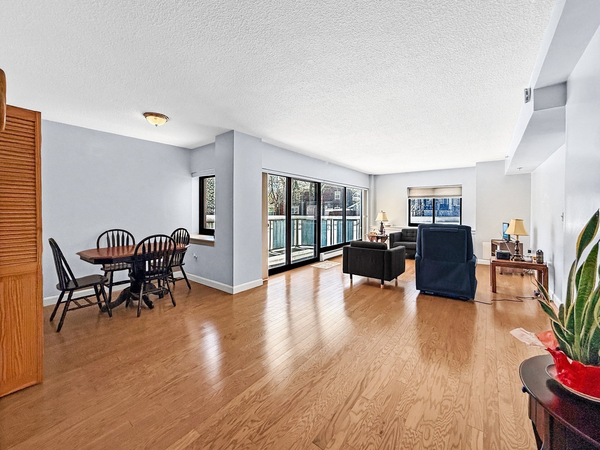 300 Lynn Shore Dr