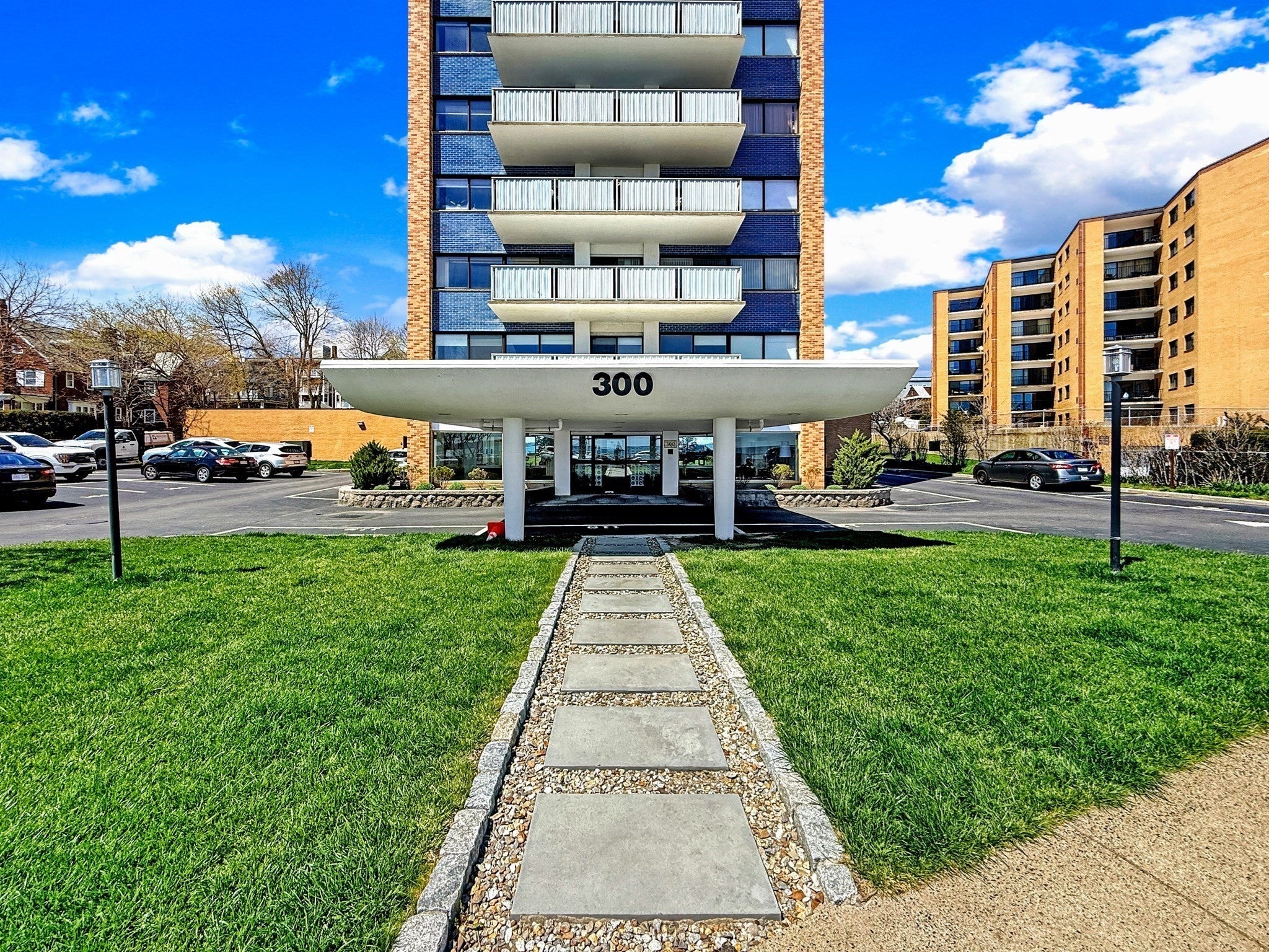 300 Lynn Shore Dr 203, Lynn MA 01902