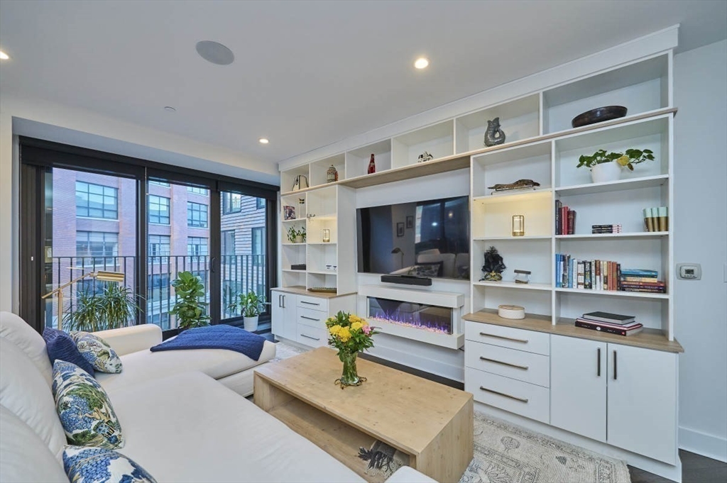 14 West Broadway 501