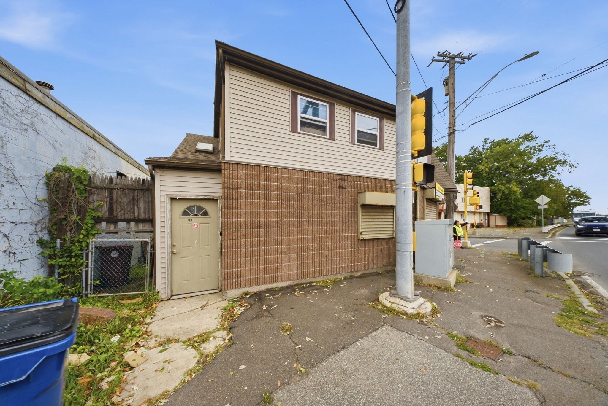 831 N Shore Rd