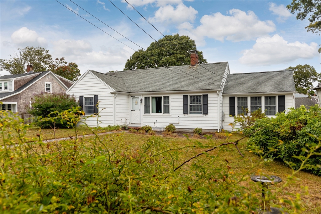 12 Cross St