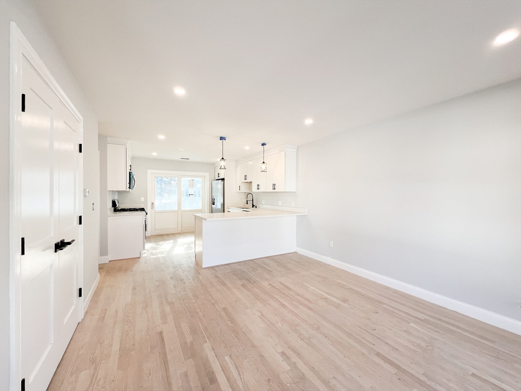 71 Bolivar St A