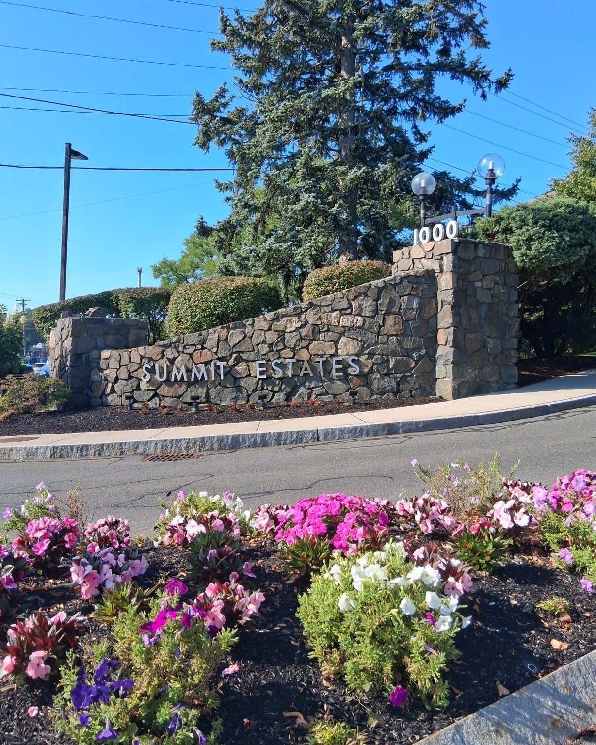 Click for 1004 Paradise Rd #2M, Swampscott, MA slideshow