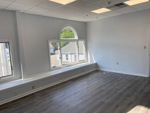 185 Lincoln 300 Hingham MA 02184