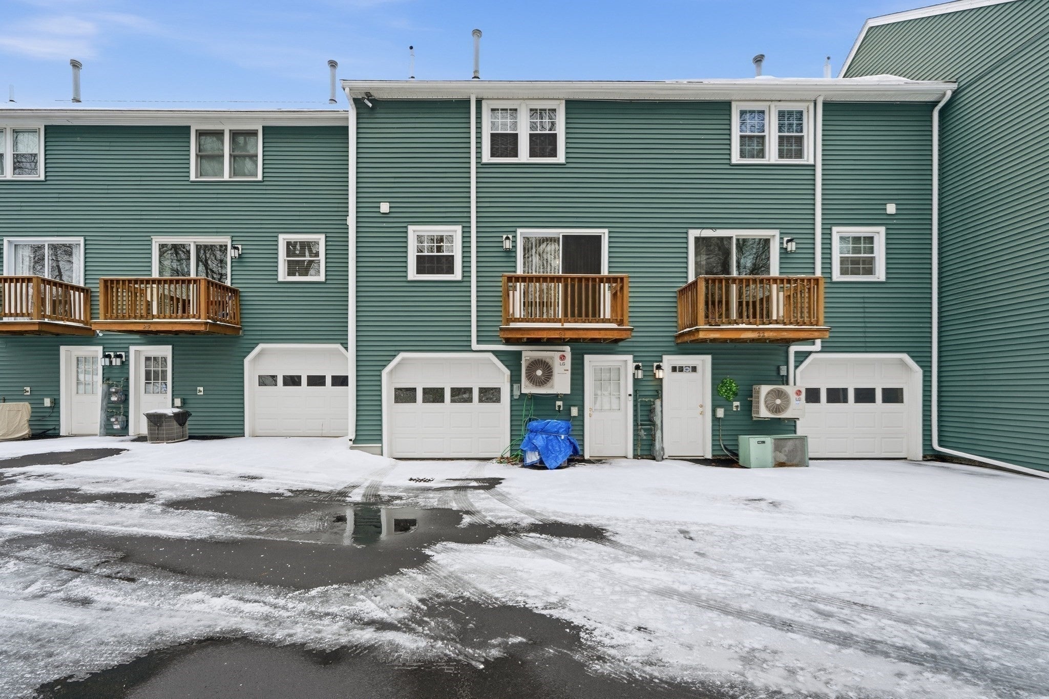 551 Hildreth St 21