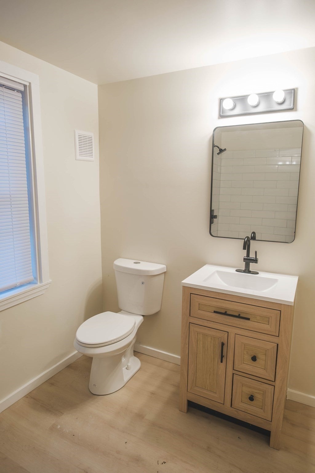 227 Deerfield St, Greenfield, MA Photo #17