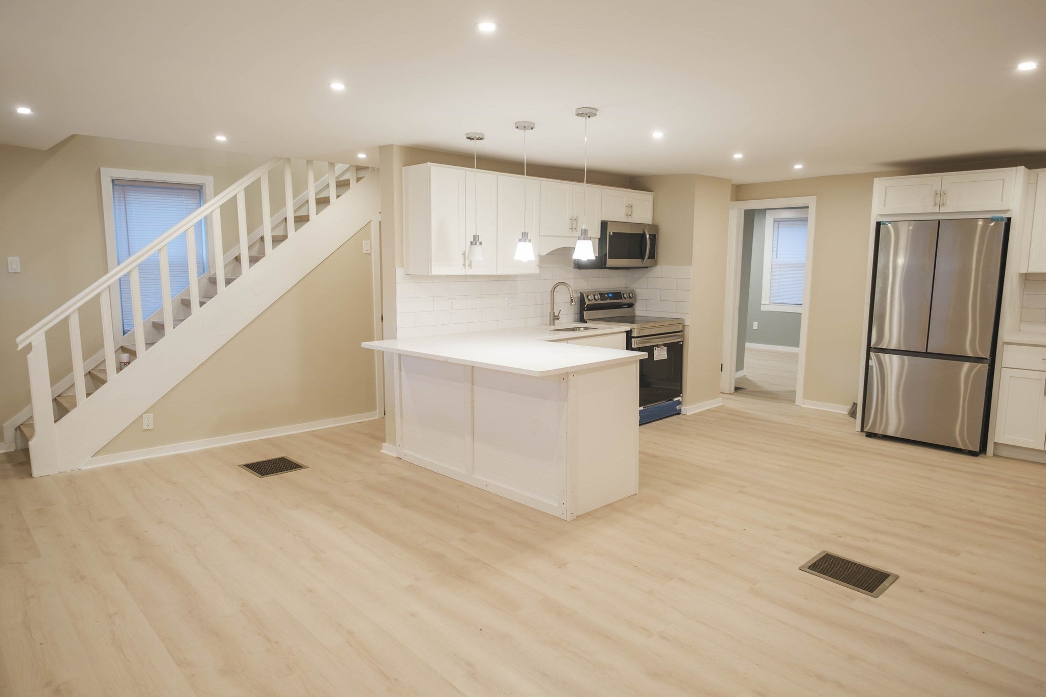 227 Deerfield St, Greenfield, MA Photo #10