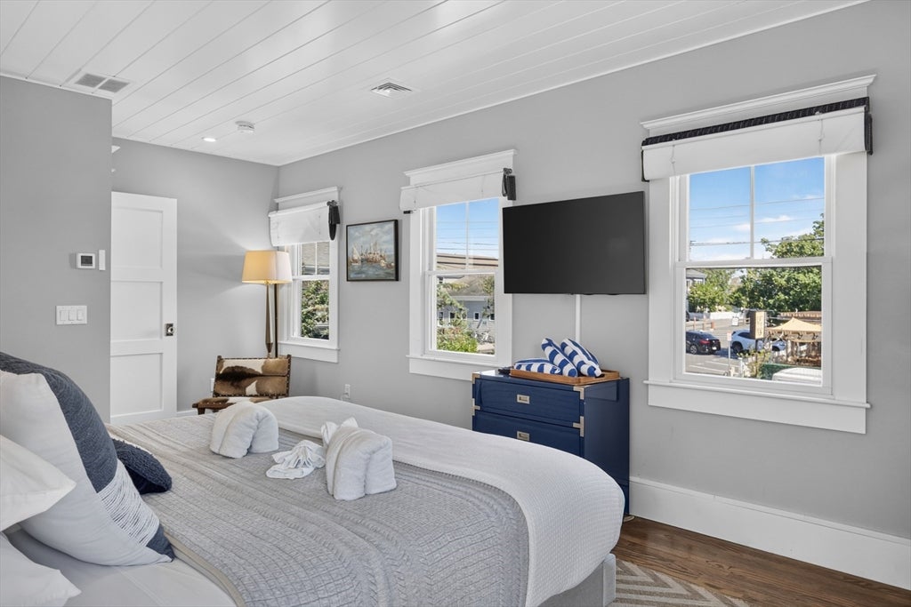 32 Bradford Street #1, Provincetown, MA, 32 Bradford Street #1, Provincetown, MA Photo #17