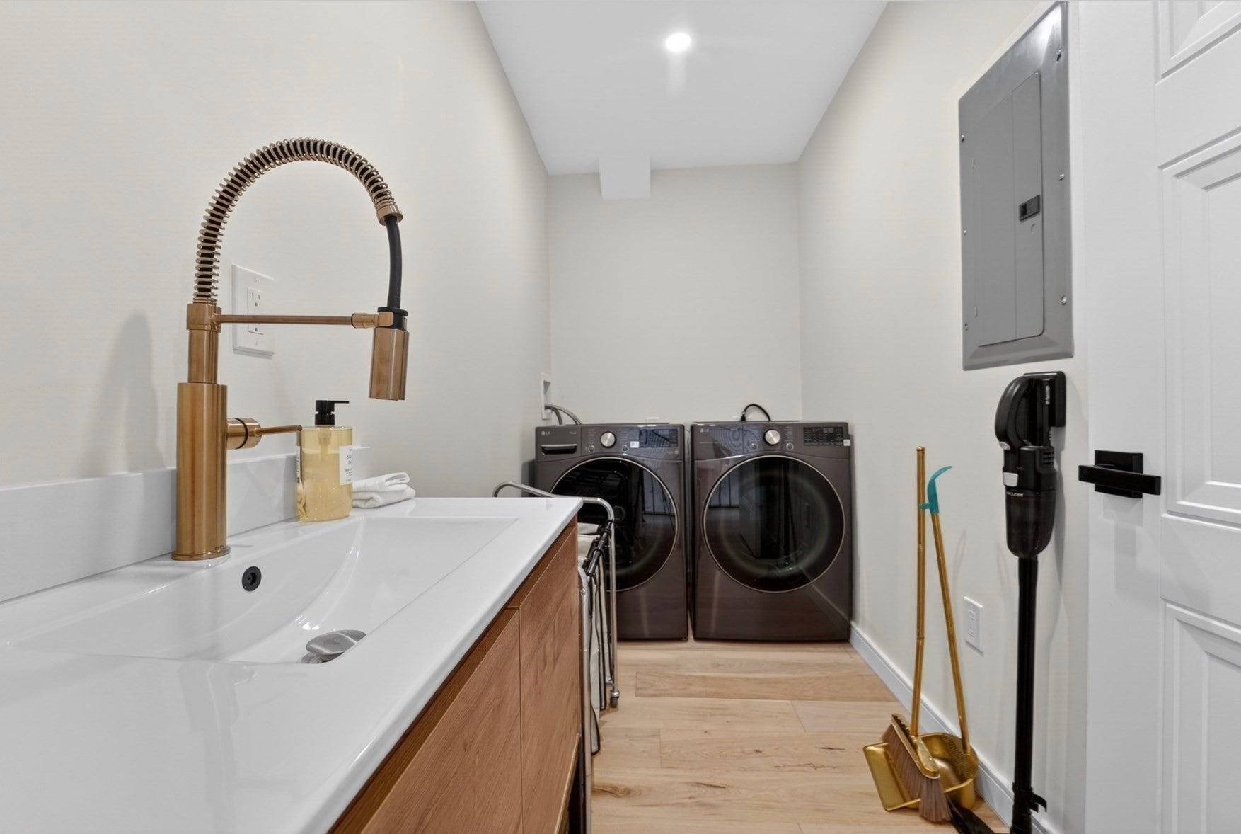 8 Noanett Rd, Needham, MA, 8 Noanett Rd, Needham, MA Photo #28