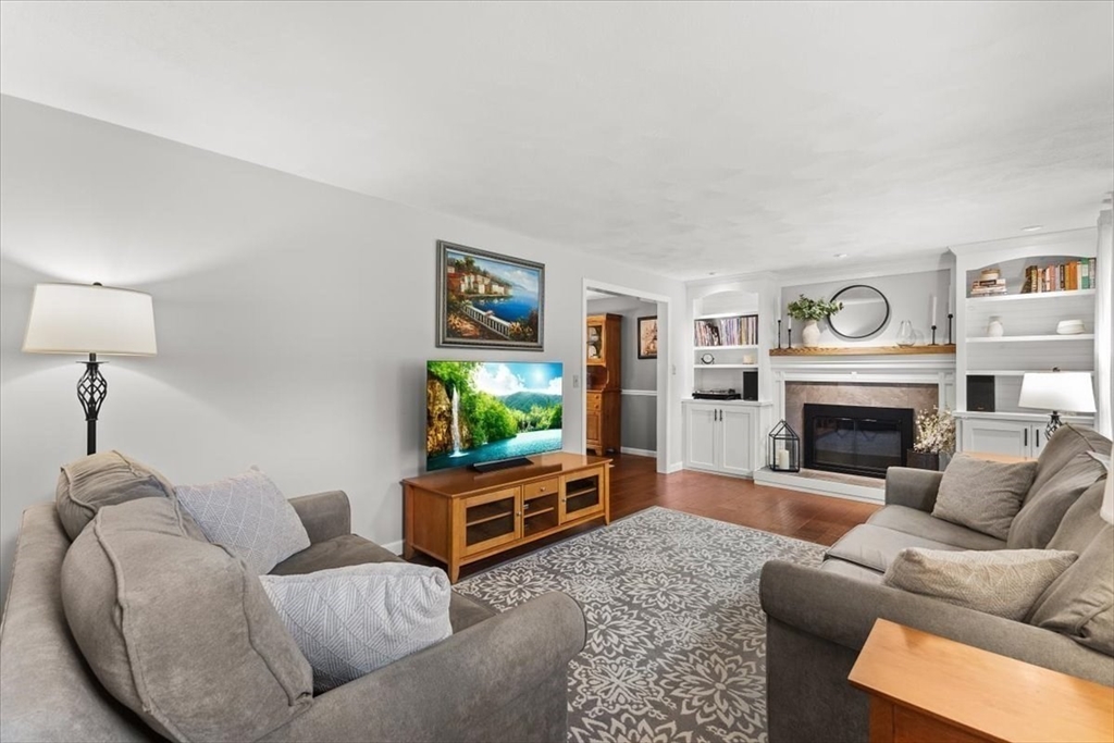 7 Strawstone Lane