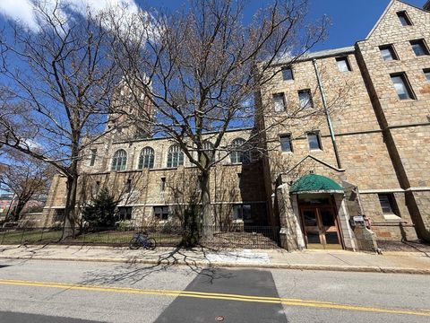 Photo of 288 Walnut St #6, Newton, MA 02460 (MLS # 73507051)