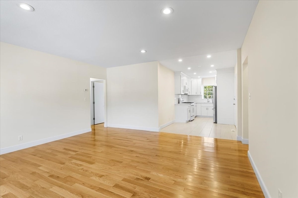 30 Lake Shore Ct 1