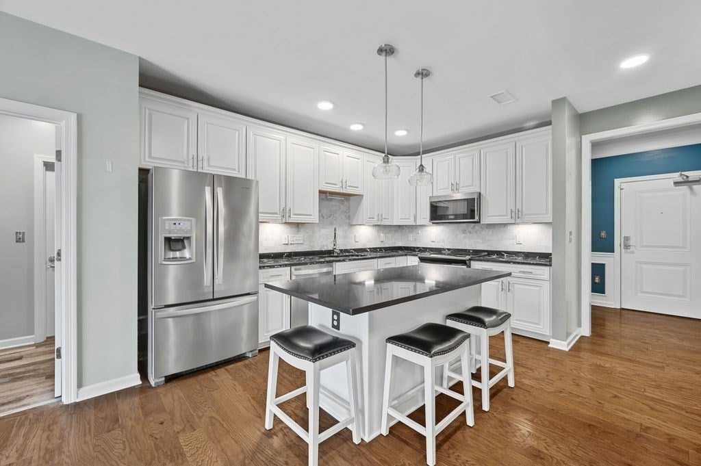 220 Martins Landing 411