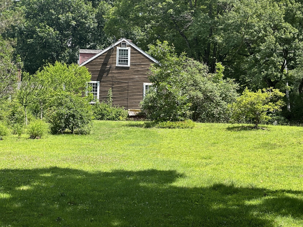 575 Old West Brookfield Rd