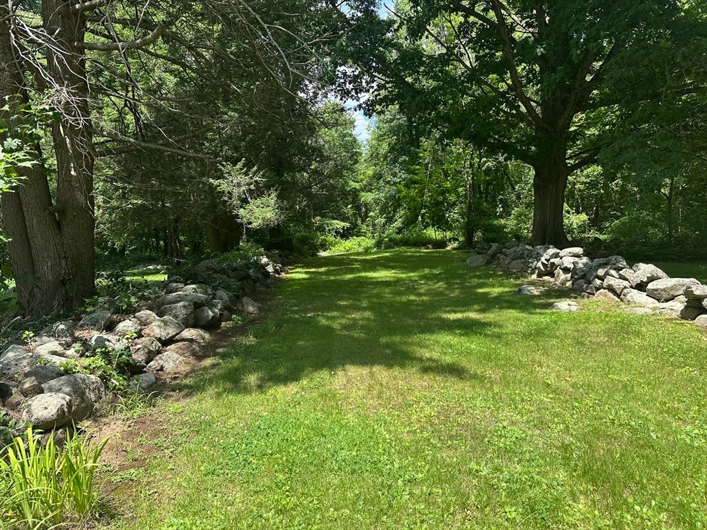 575 Old West Brookfield Rd