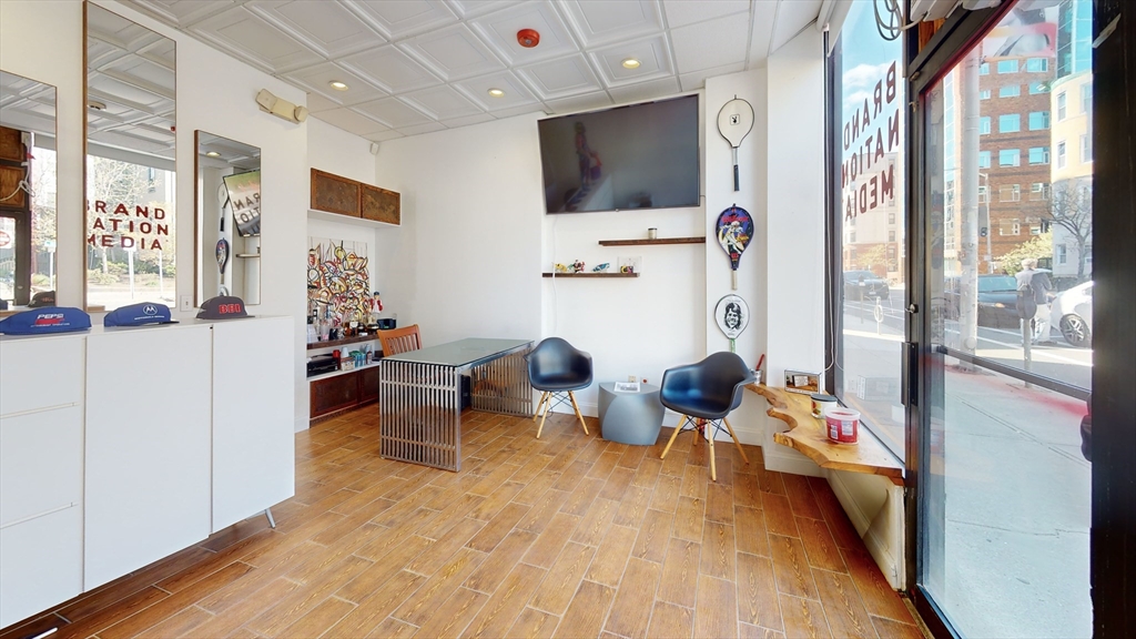844 Massachusetts Ave 844