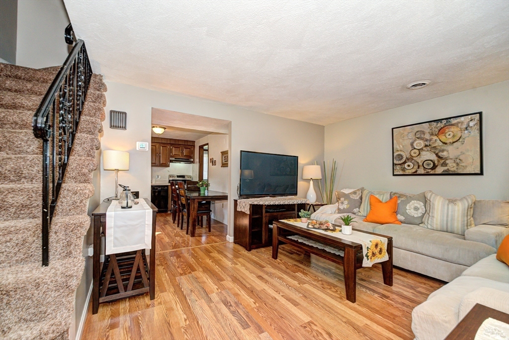 45 Pilgrim Cir 45