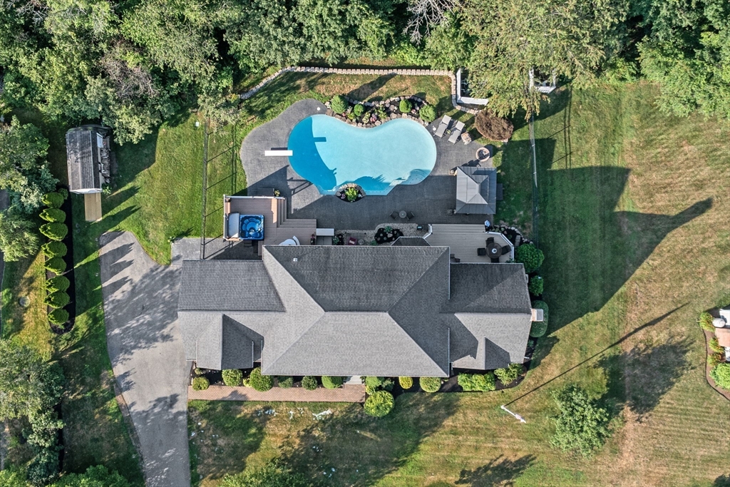 17 Lakeview Drive