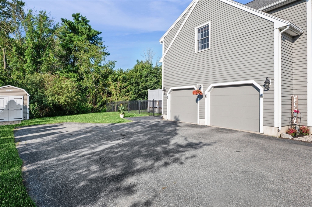 17 Lakeview Drive