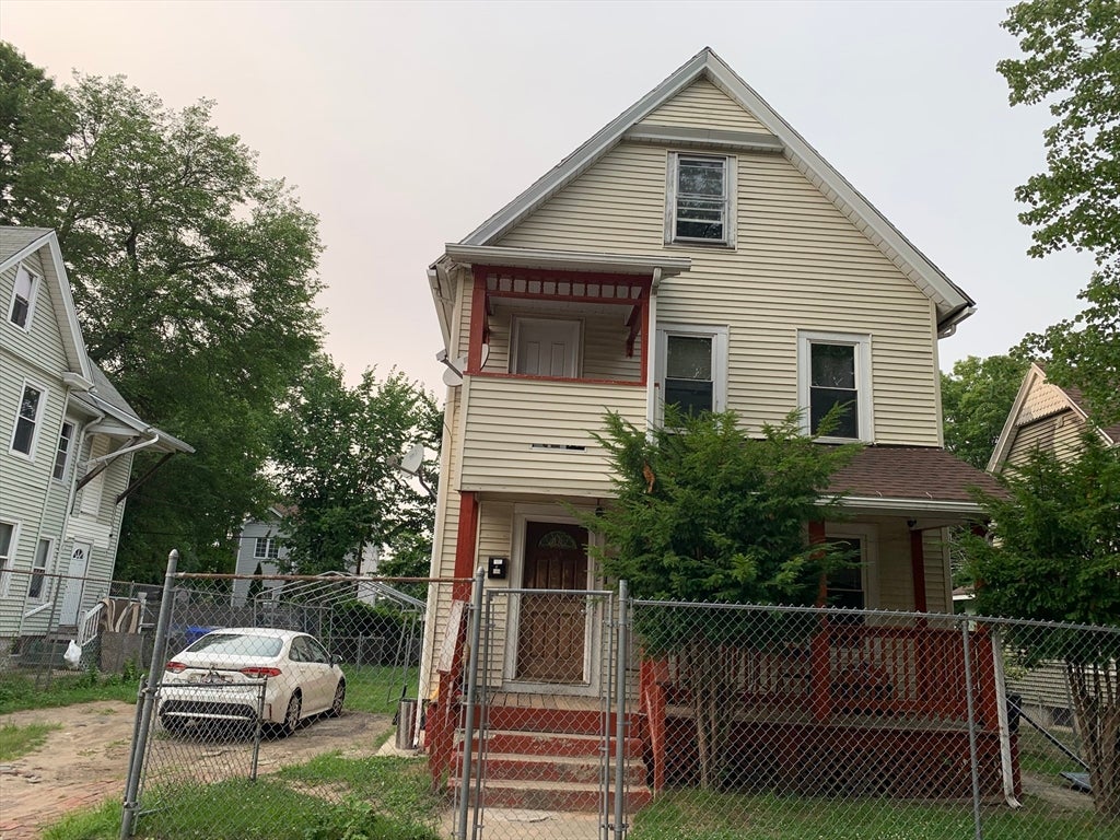 Photo of 172 Quincy St, Springfield, MA