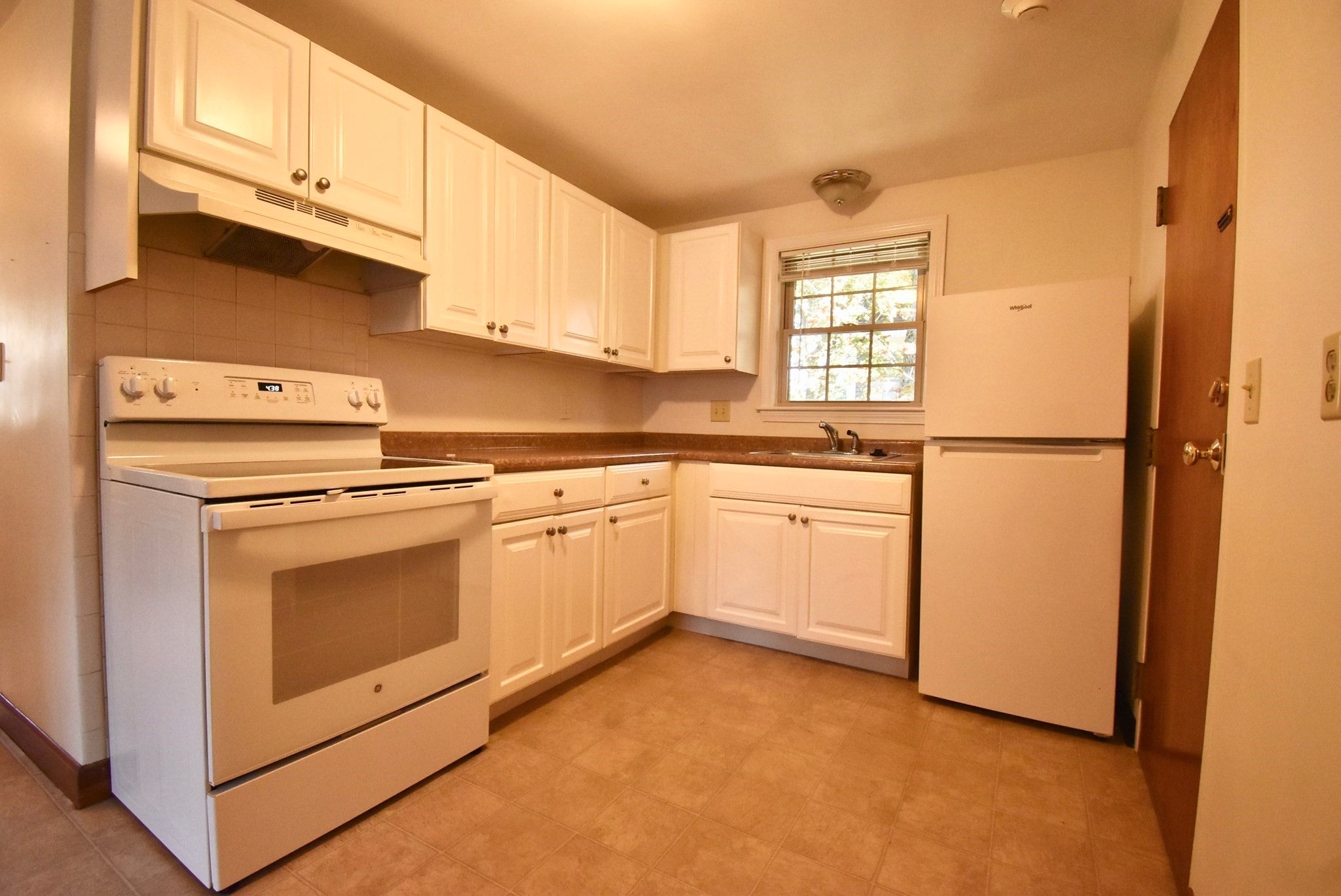 600 Cabot St #3, Beverly, MA, 600 Cabot St #3, Beverly, MA Photo #1