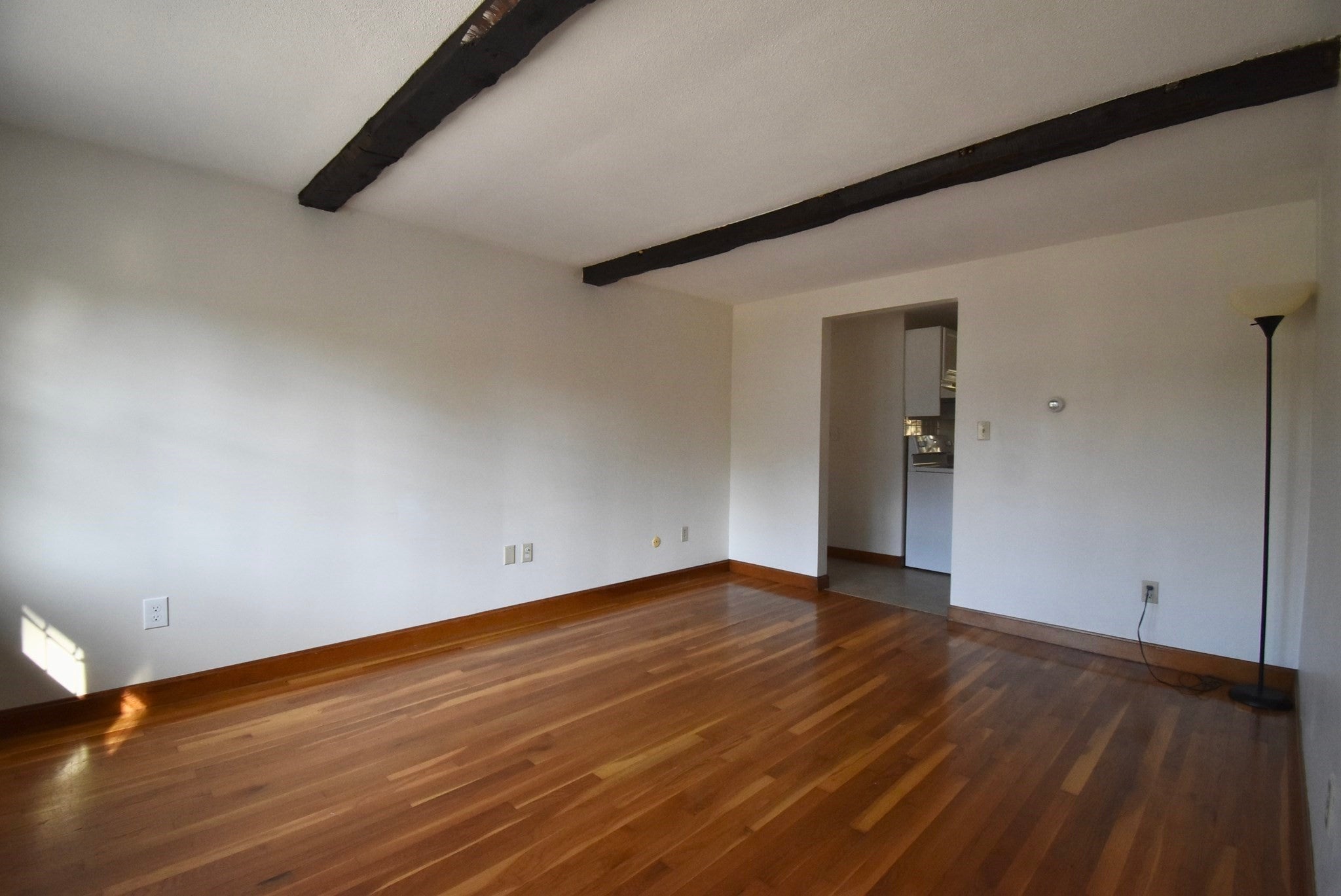 600 Cabot St #3, Beverly, MA, 600 Cabot St #3, Beverly, MA Photo #3