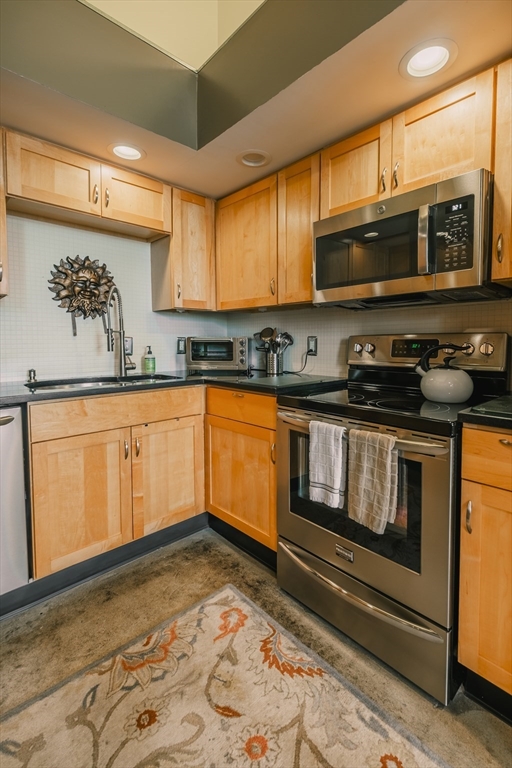 1391 Hyde Park Ave #D, Boston, MA, 1391 Hyde Park Ave #D, Boston, MA Photo #4