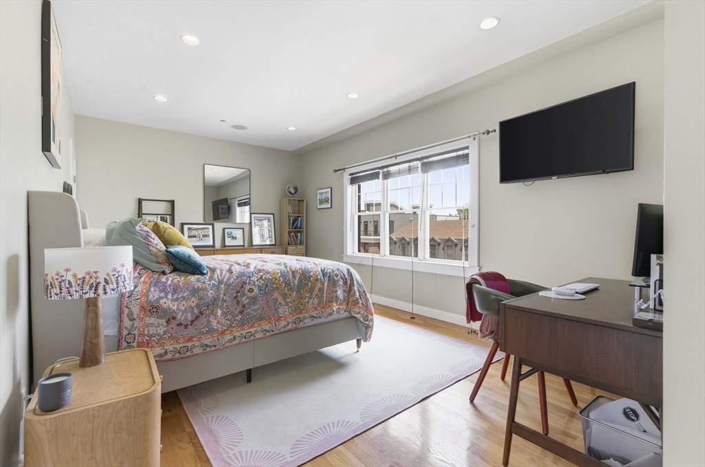345 W Broadway #8, Boston, MA Photo #12