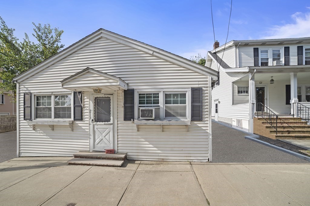 209-213 Centre St