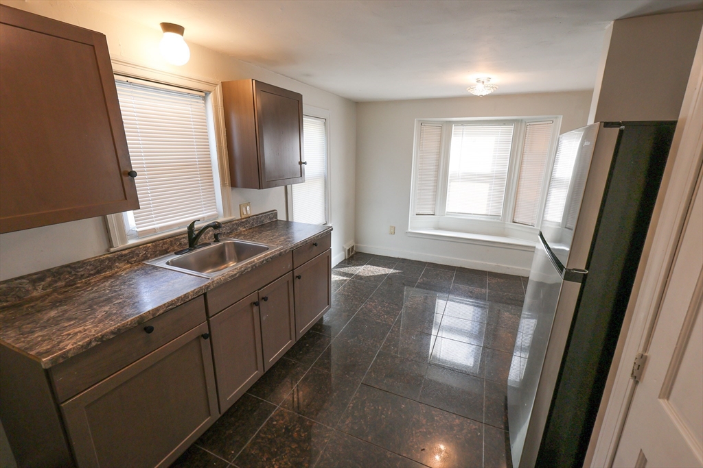 15 Ridgeview Avenue 1R