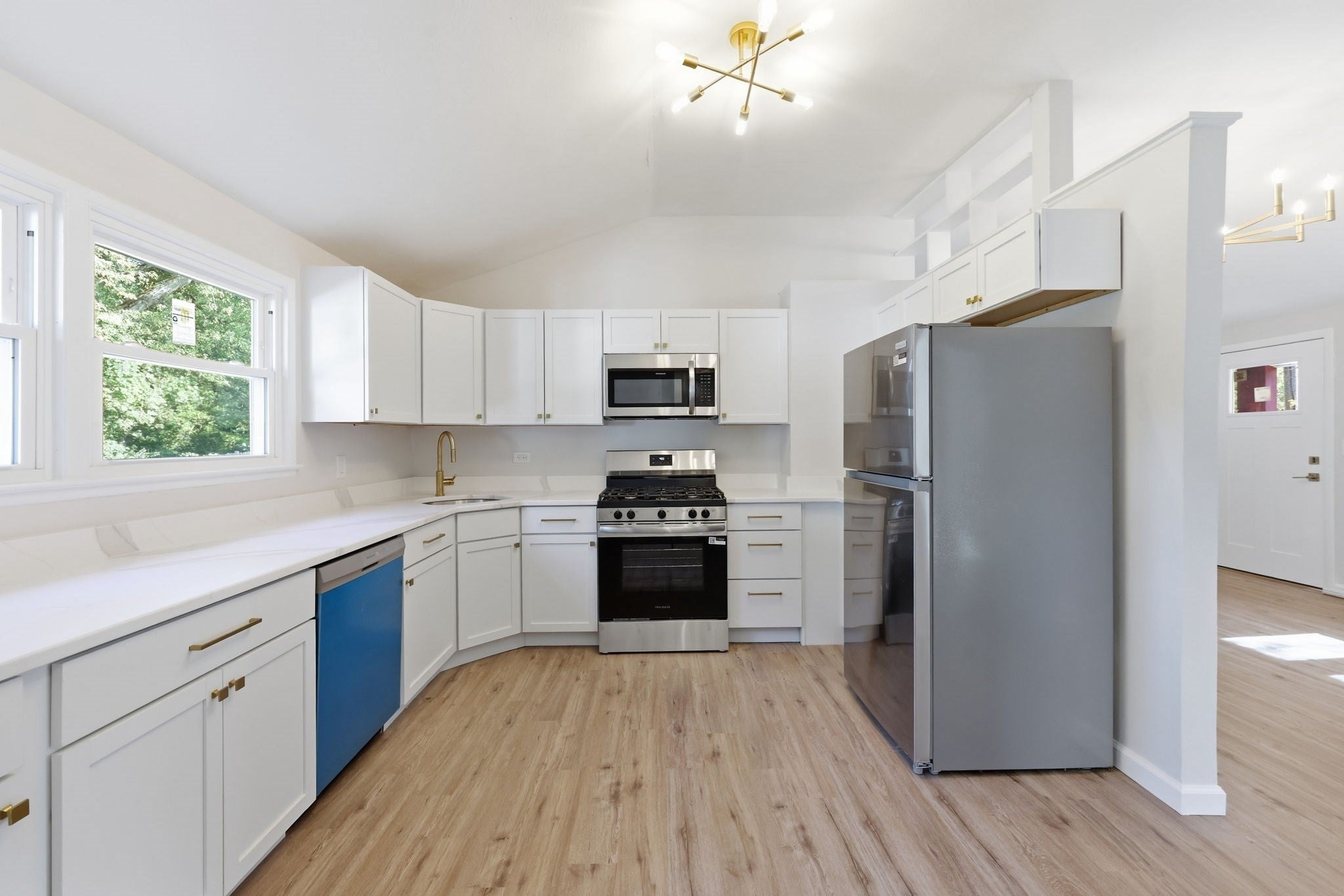243 Shady Brook Ln, Springfield, MA Photo #16