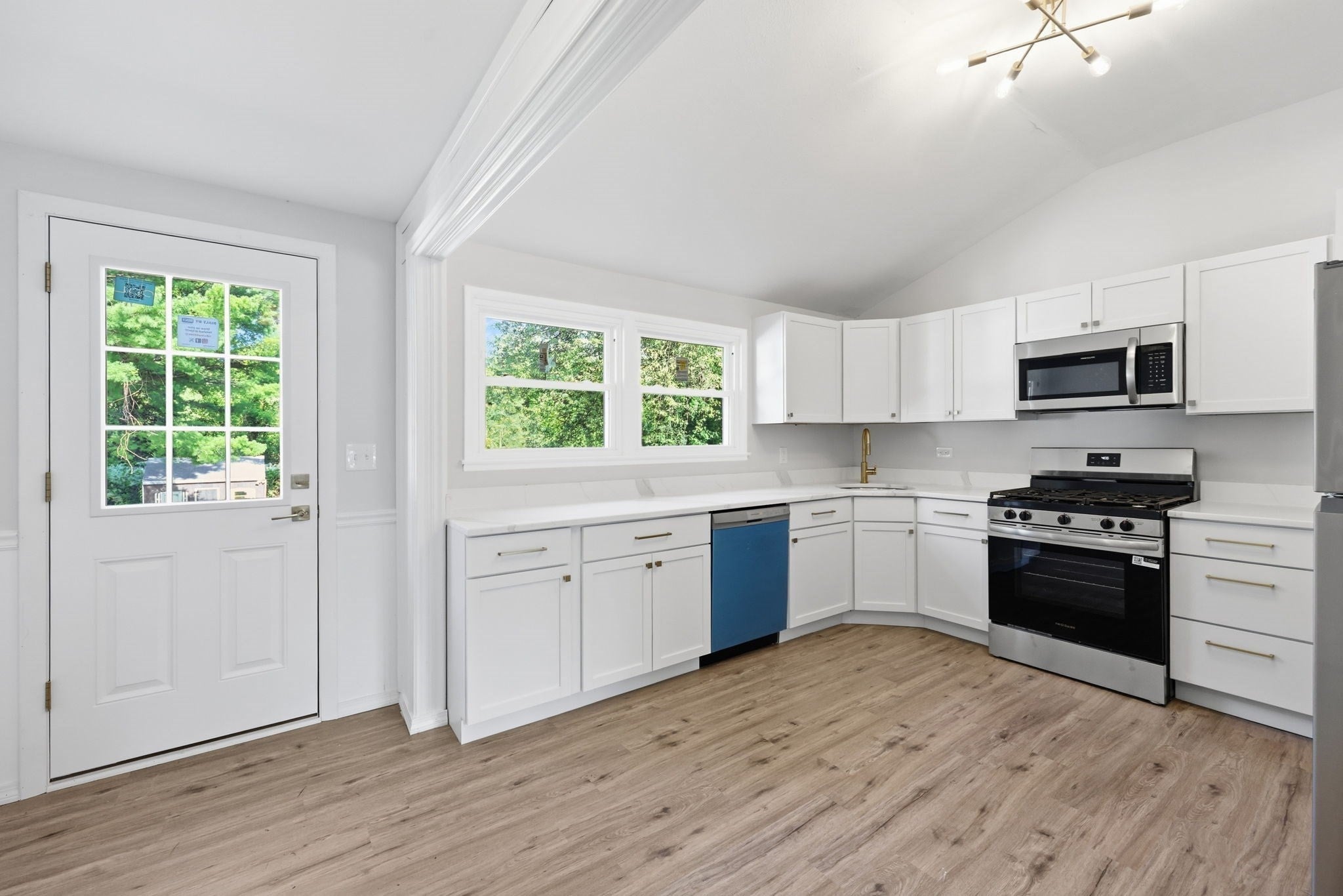 243 Shady Brook Ln, Springfield, MA Photo #17