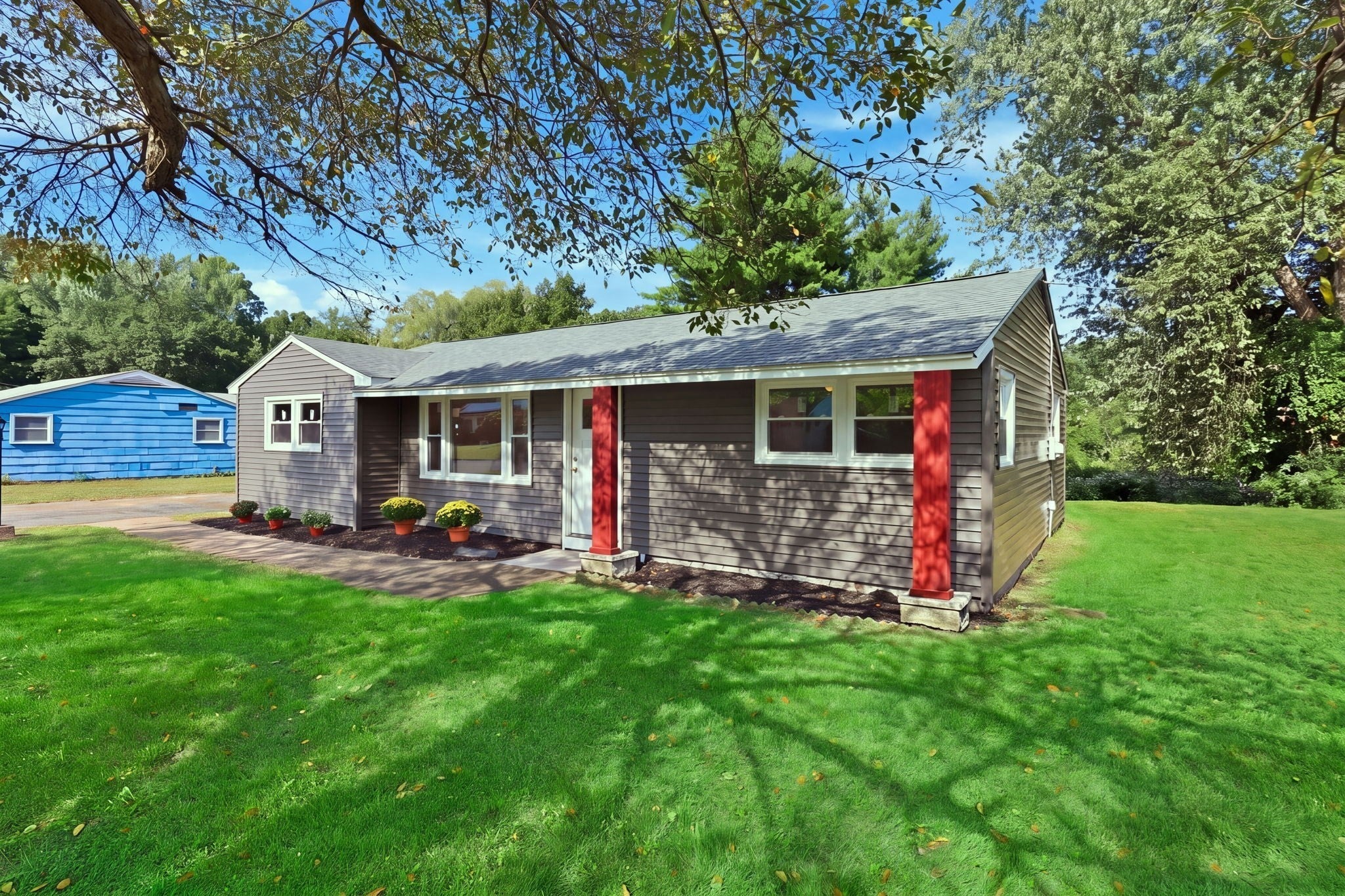 243 Shady Brook Ln, Springfield, MA Photo #3