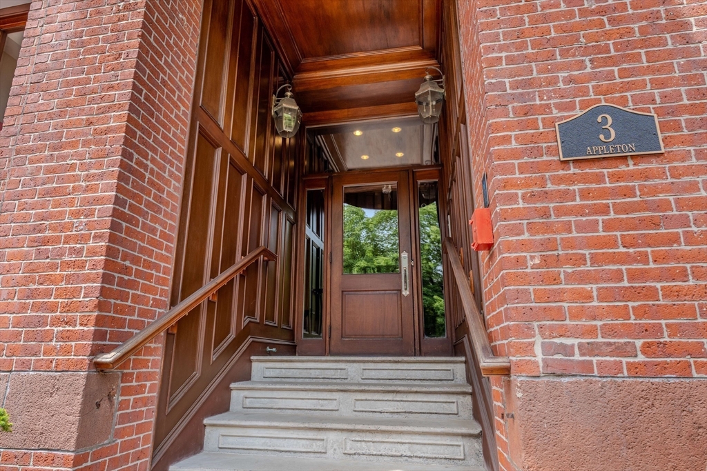 3 Appleton St 505