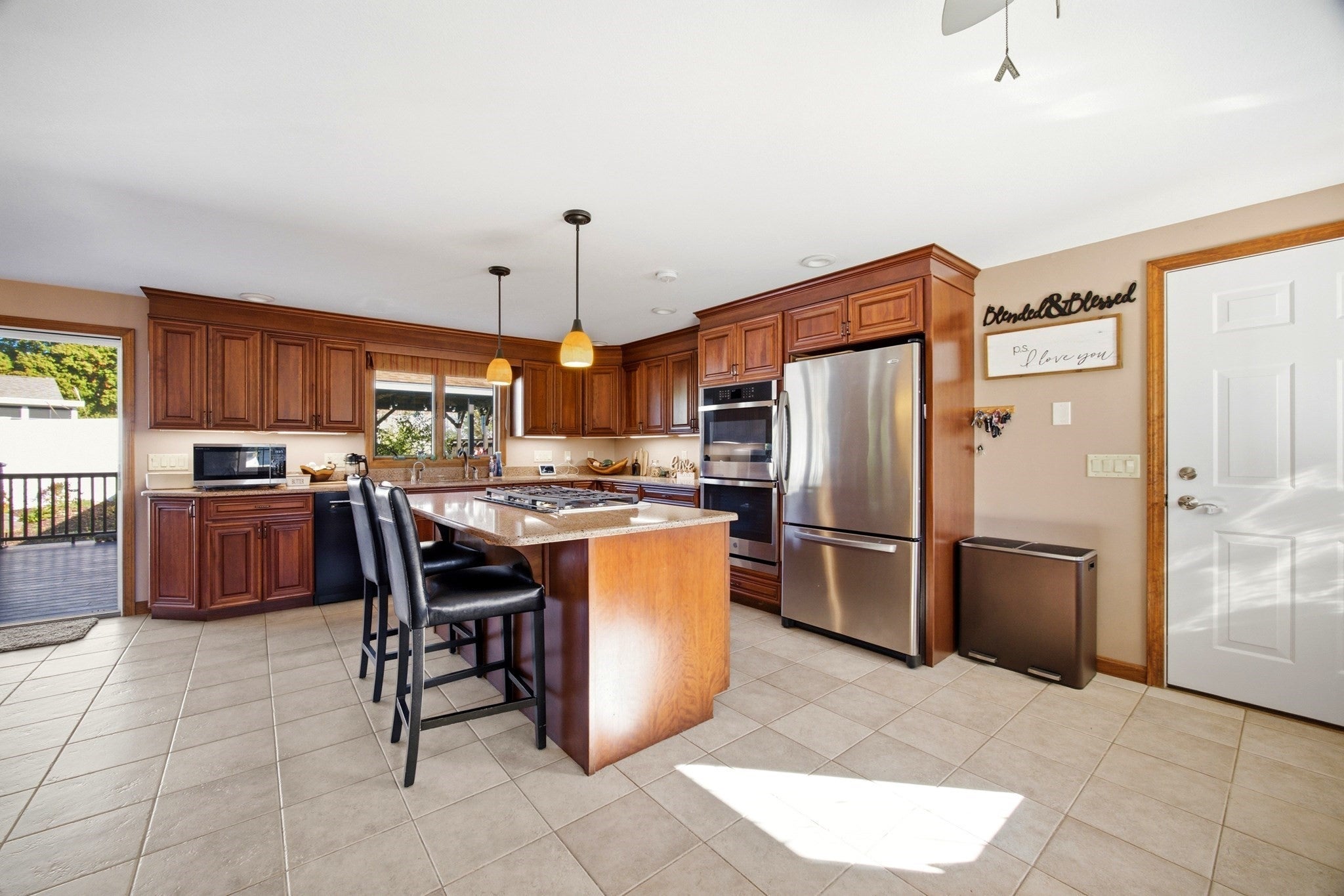 37 Upland Rd, Holyoke, MA Photo #11