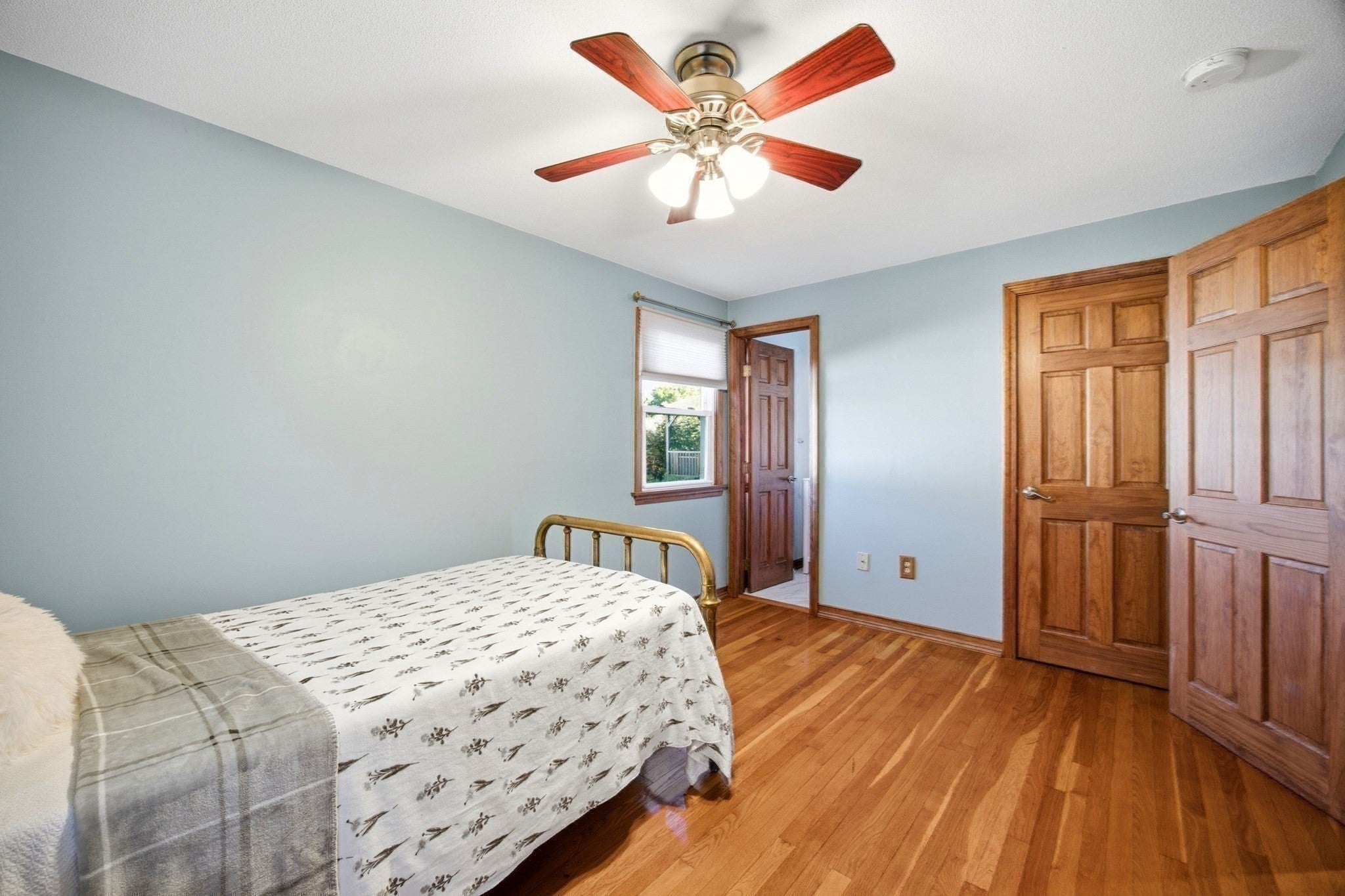 37 Upland Rd, Holyoke, MA Photo #17