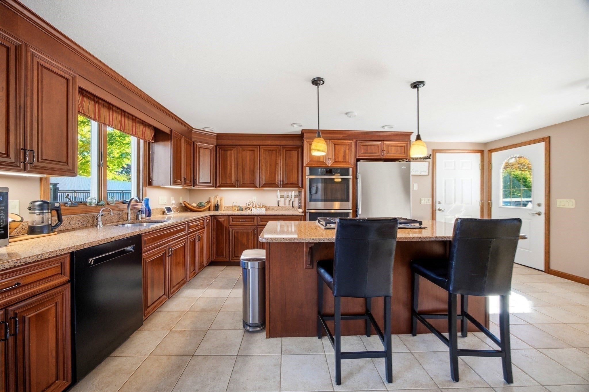 37 Upland Rd, Holyoke, MA Photo #10
