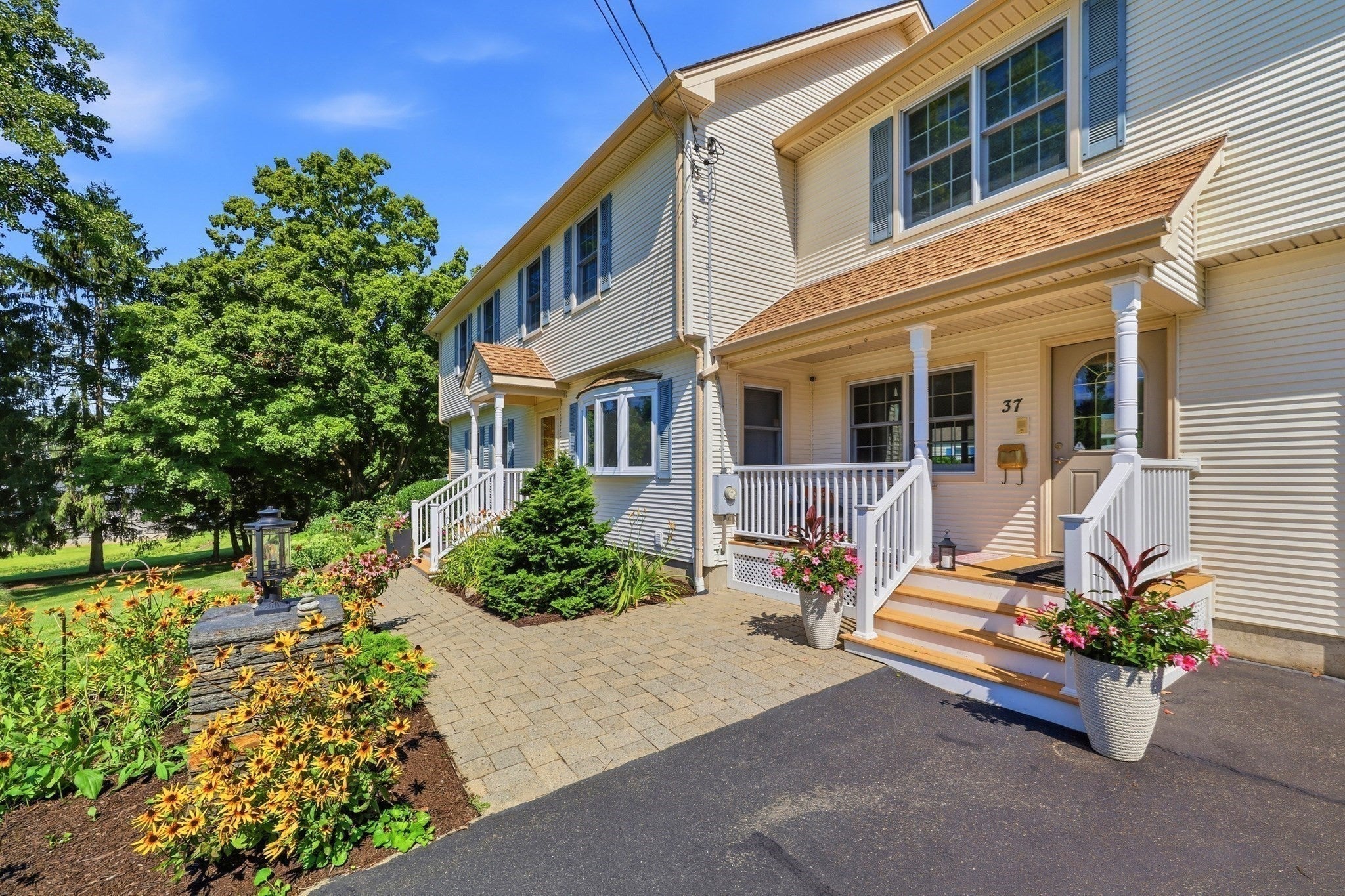 37 Upland Rd