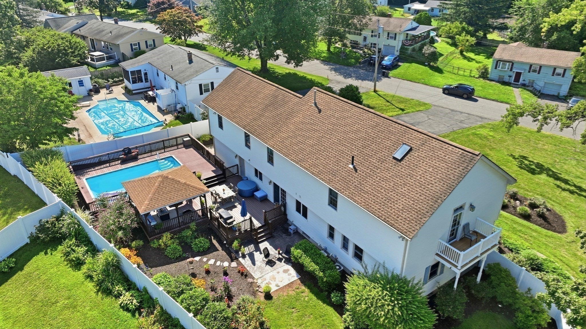 37 Upland Rd, Holyoke, MA Photo #9