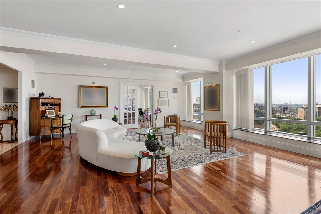 2 Avery Street 21E