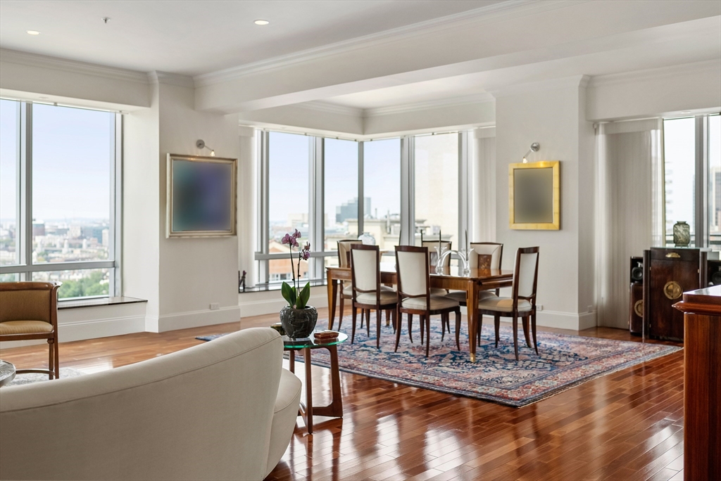 2 Avery Street 21E