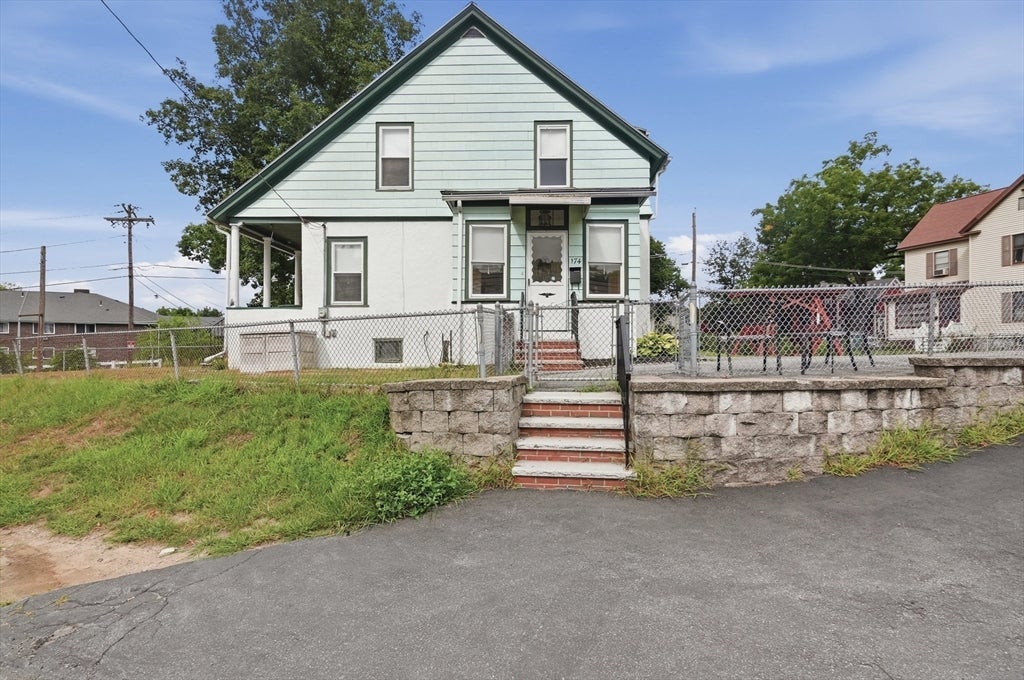 174 Willard Street, Lowell, MA, 174 Willard Street, Lowell, MA Photo #2