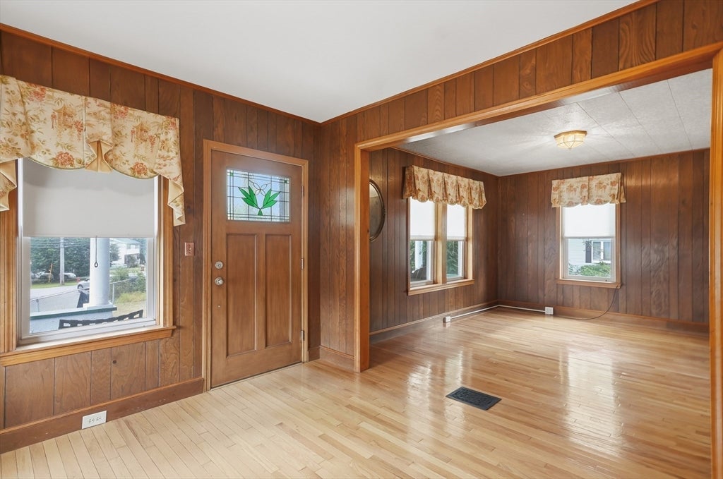 174 Willard Street, Lowell, MA, 174 Willard Street, Lowell, MA Photo #4
