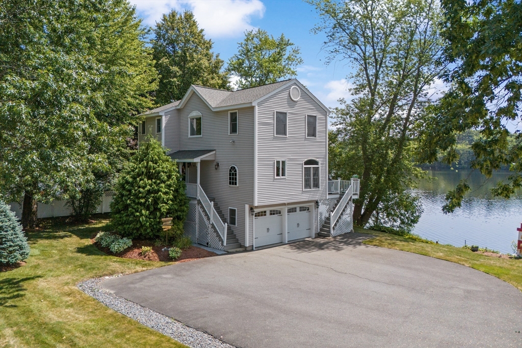 492 Lowell St