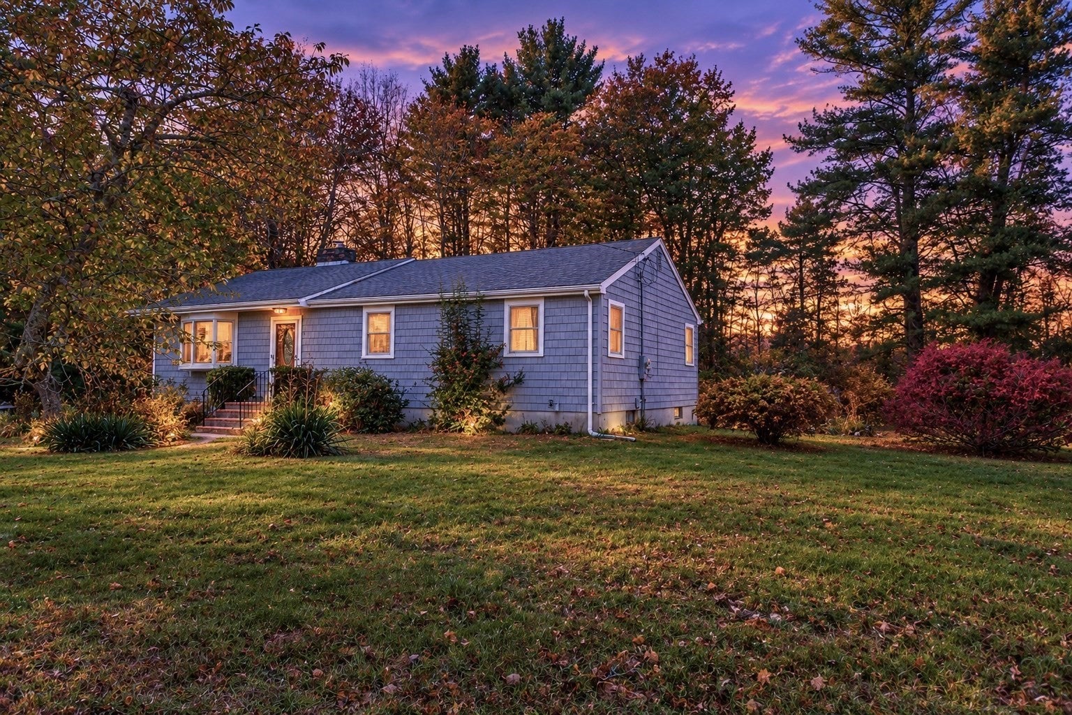 Photo of 489 Middle Rd, Acushnet, MA