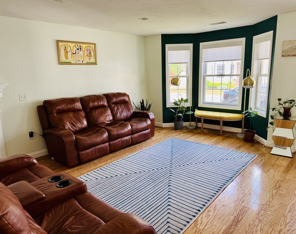 11 Rockingham Dr 11