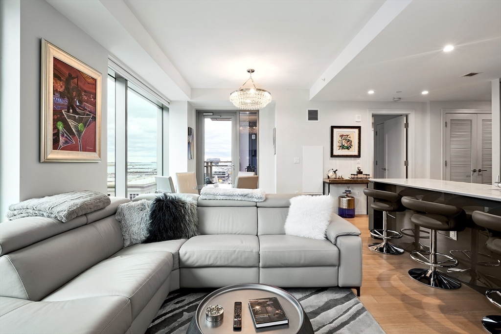 133 Seaport Blvd 1118