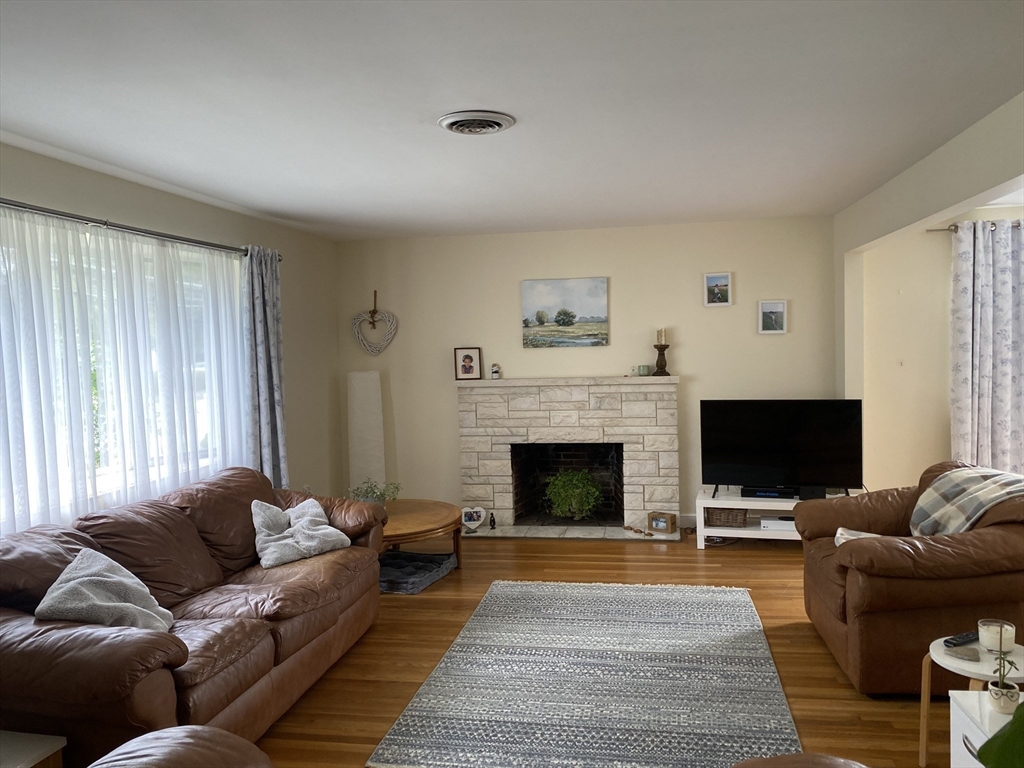 809 Central Ave