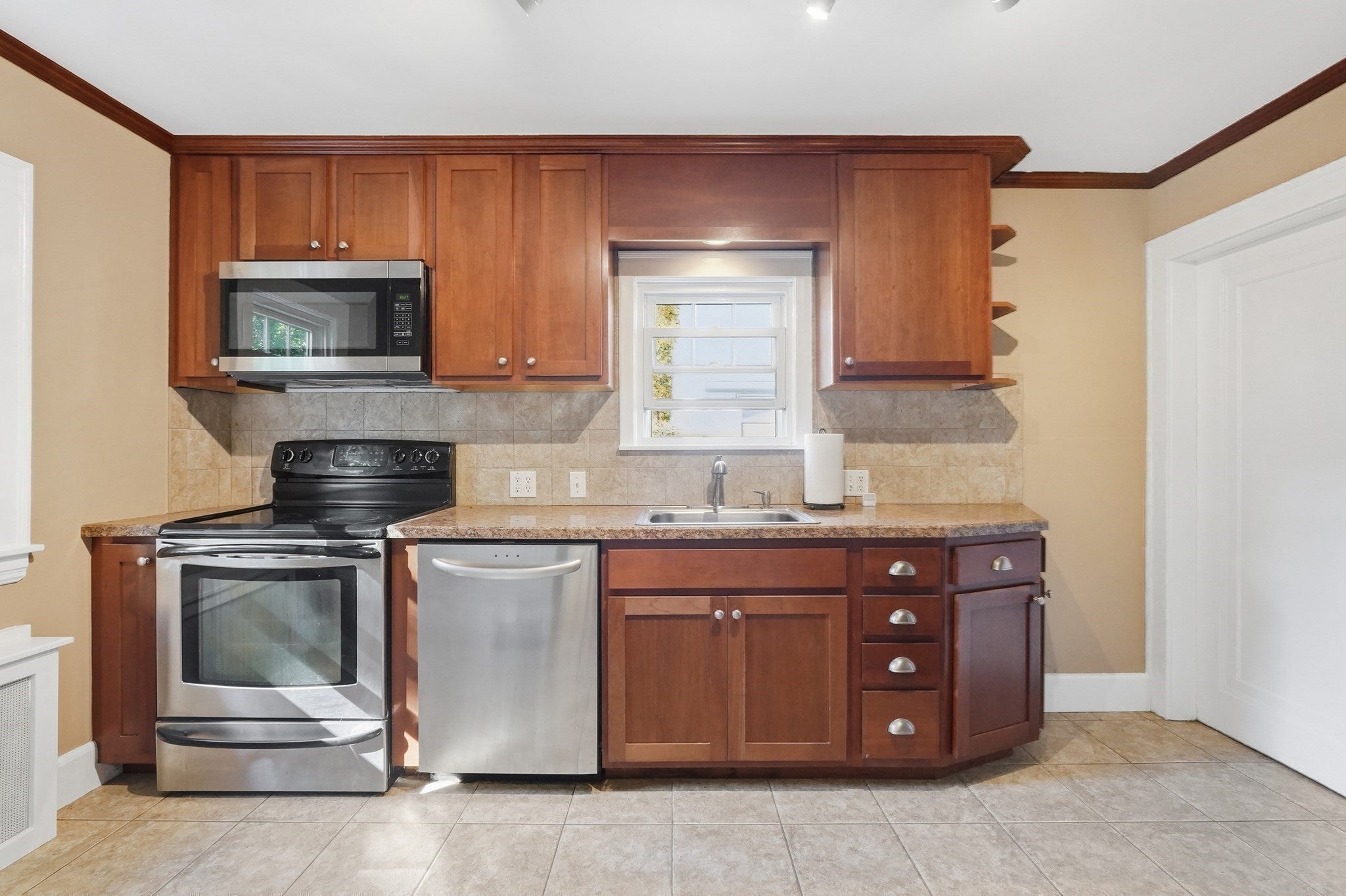 726 Allen St, Springfield, MA Photo #10