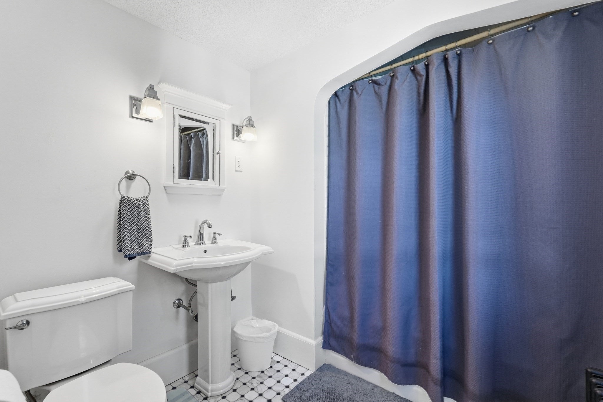 726 Allen St, Springfield, MA Photo #25